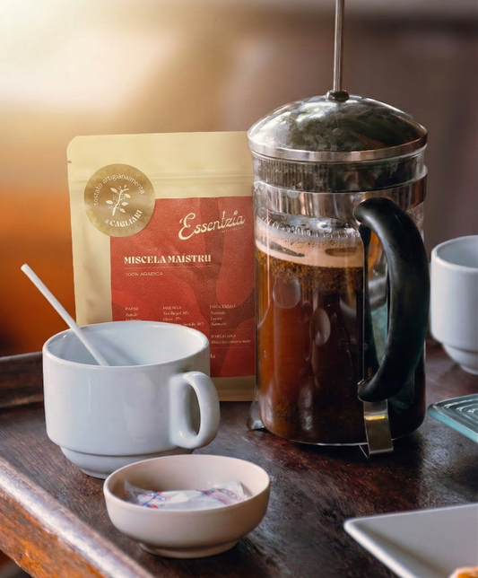 Miscela Maístru and French press